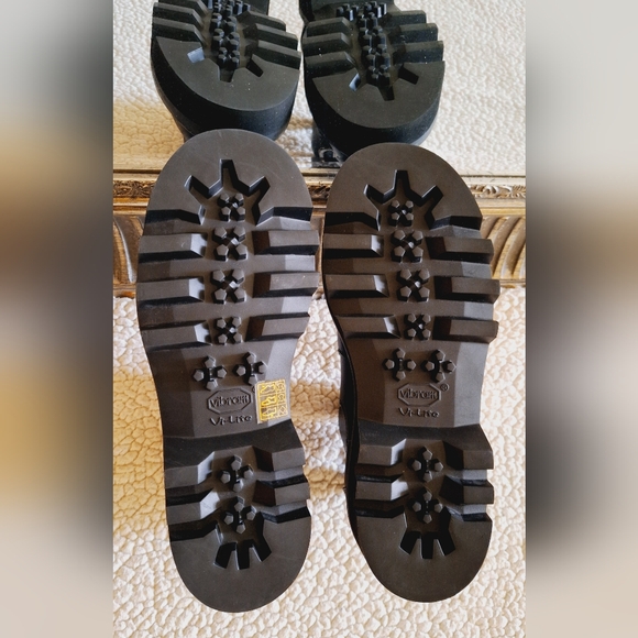 NWOB MCM Travia Black Leather Cutout Ankle Boot Women's EU 38 US 8  Org $830 - Picture 12 of 14